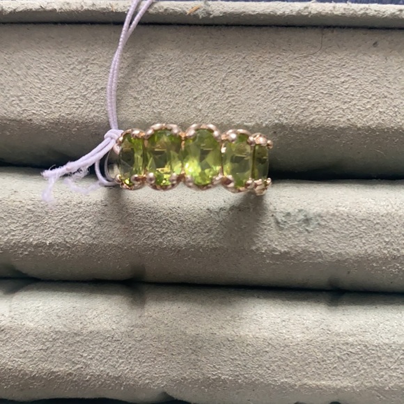 Sterling peridot Ring - Picture 1 of 3